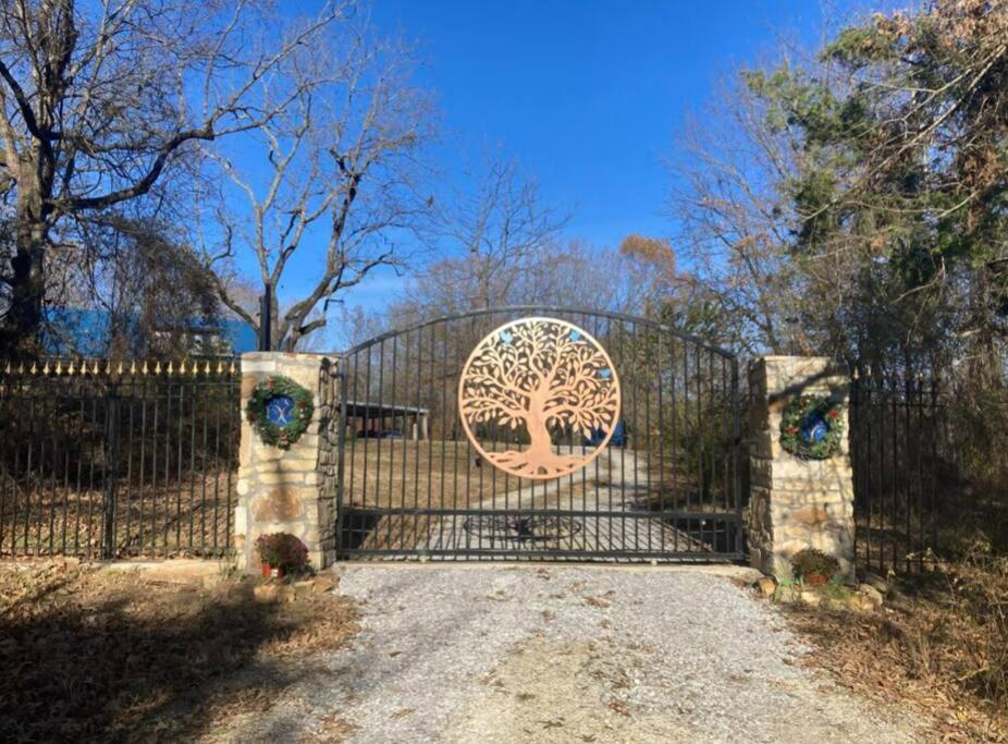 The Perch At Bluebird Estate Apartamento Batesville Exterior foto